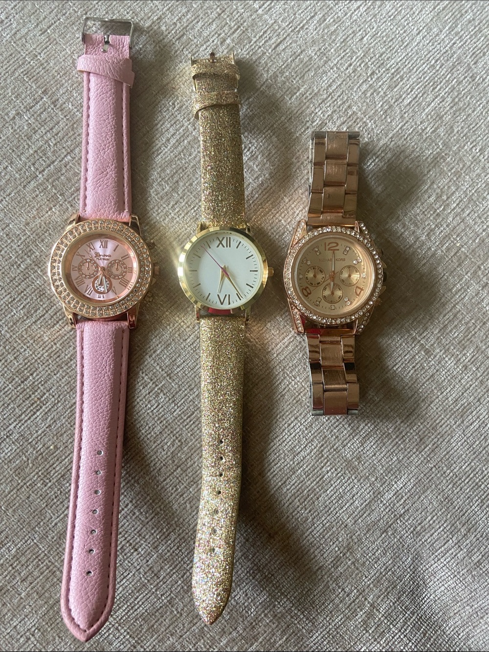 Gold Glitter Strap Women's Fashion Watches - Unbranded